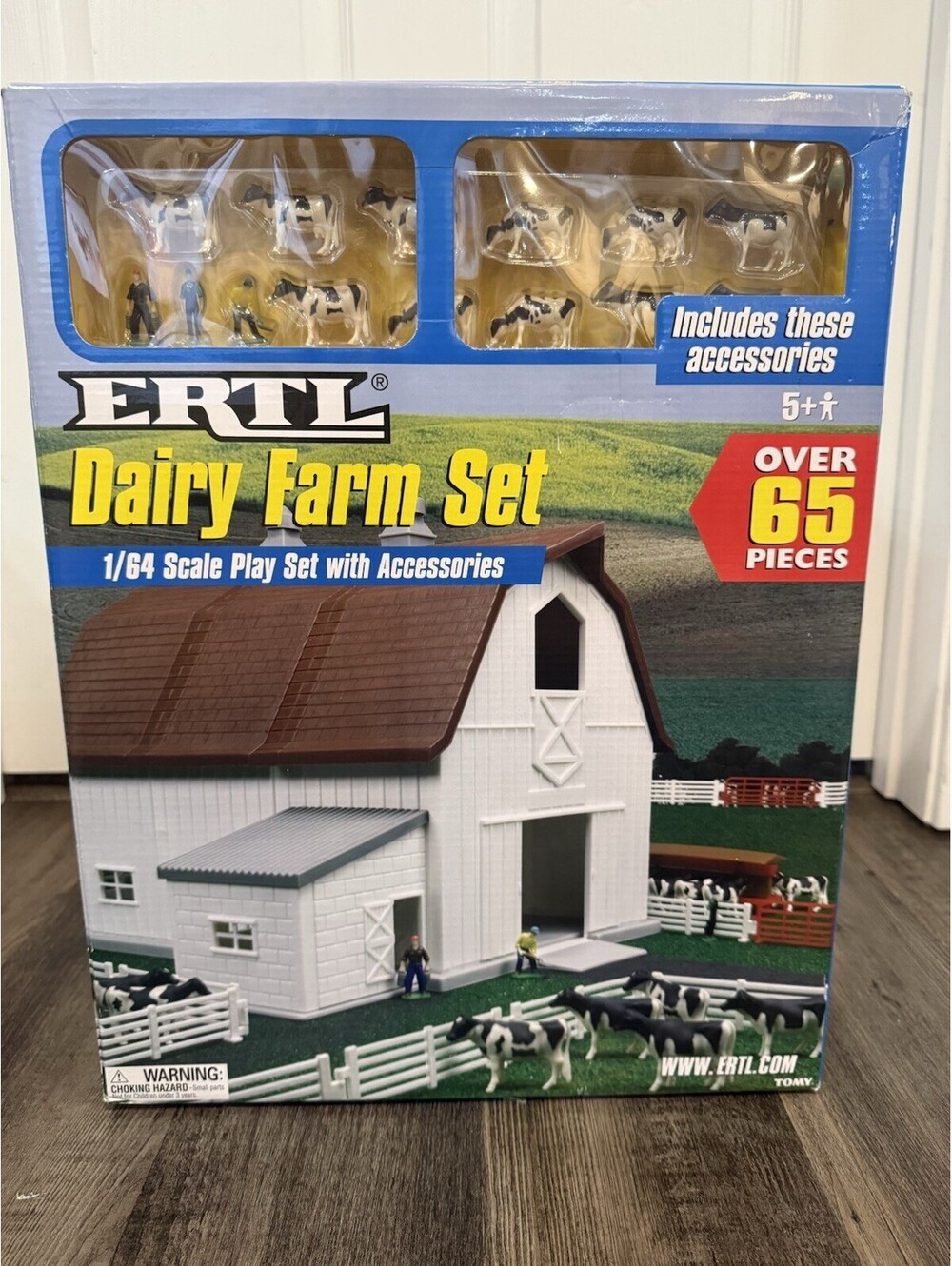 ERTL Dairy Farm Set 1/64 Scale, New #12279 Over 65 pcs Sealed New in Box